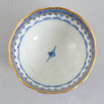 A set of twelve blue and white export porcelain cups, China, Qingdynaty, around 1800.