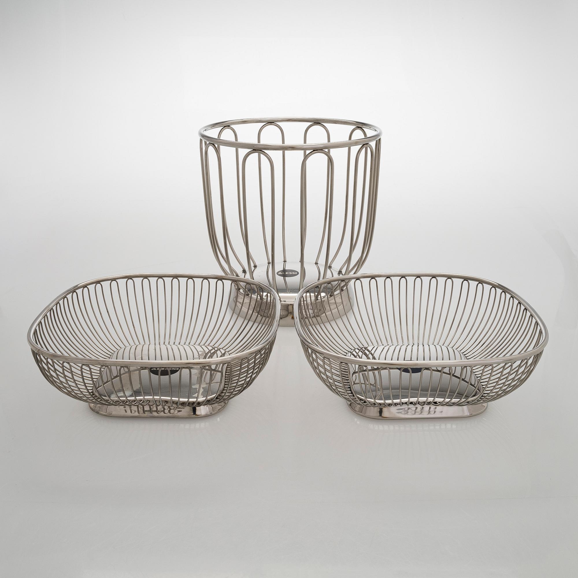 Alessi, a set of three serving bowls '370' and '845', Italy.