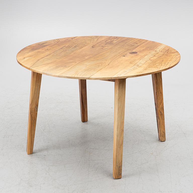 A dining table, House Doctor.