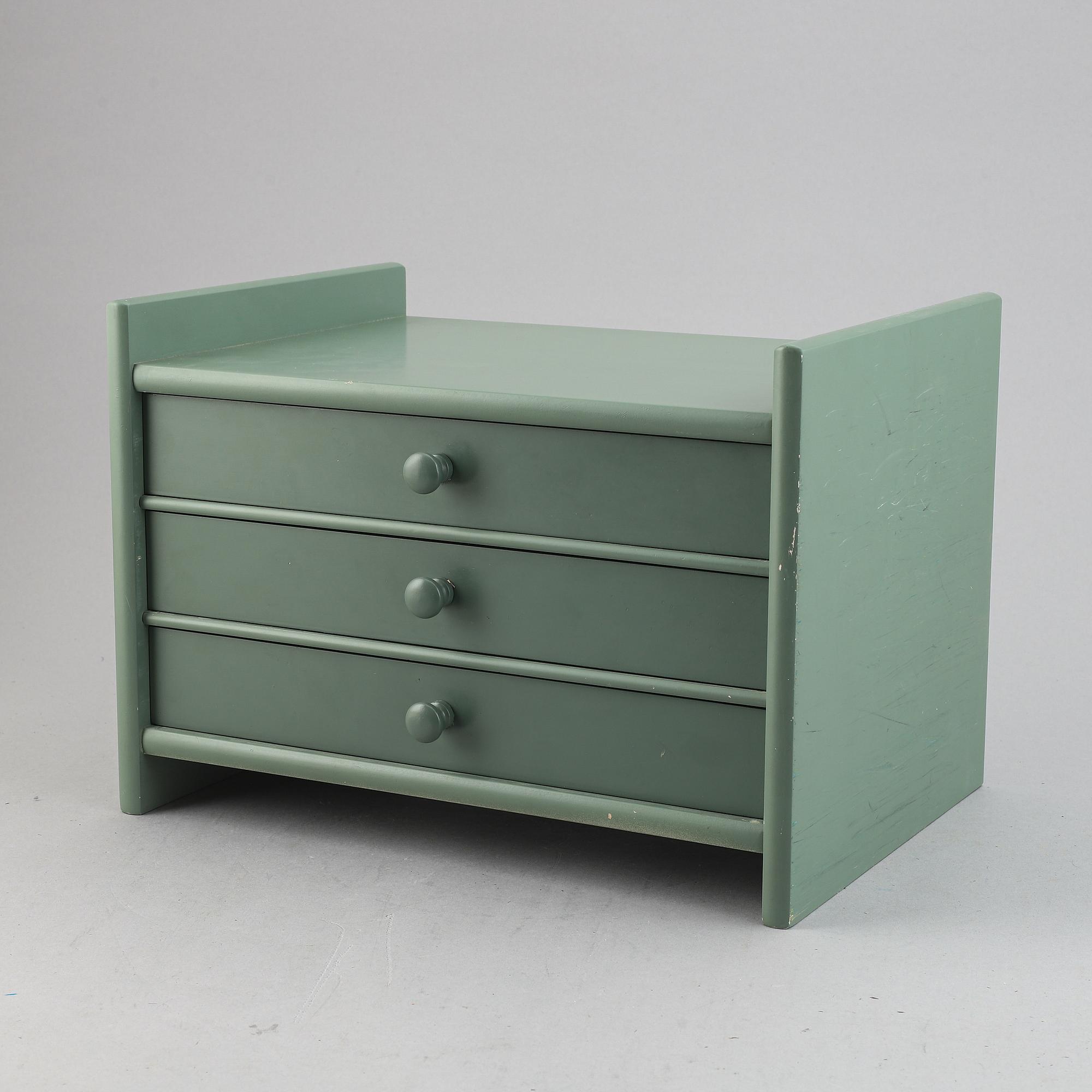 Carl Malmsten, a pinewood 'Visingsö' bookcase/cabinet, second half of the 20th Century.