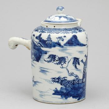 TEKANNA, porslin, Kina ca år 1800.