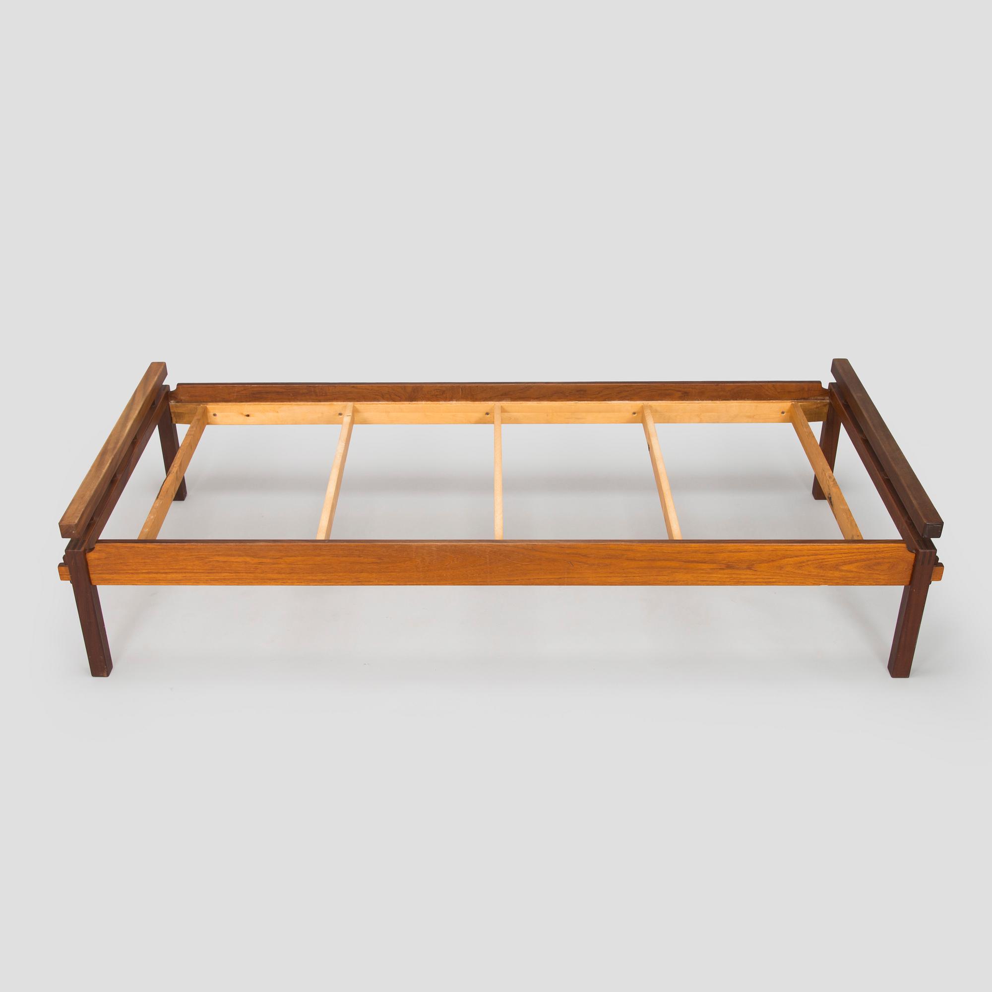 Reino Ruokolainen, päivävuode / sänky H-malli, Haimi 1960-luku.