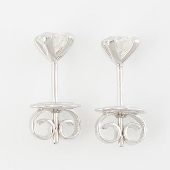 Earrings 18K white gold with brilliant-cut diamonds.