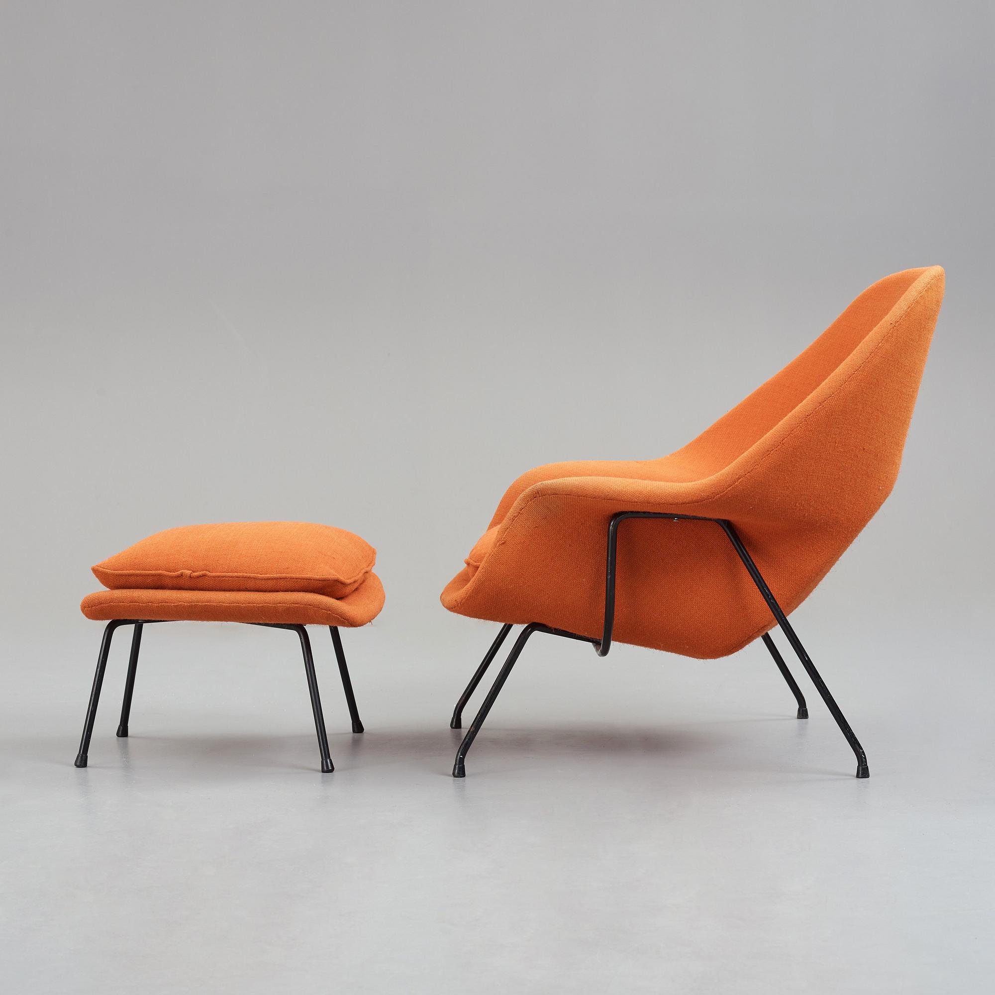 Eero Saarinen, "Womb chair", fåtölj med fotpall, sannolikt licenstillverkad för Nordiska Kompaniet 1960-tal.