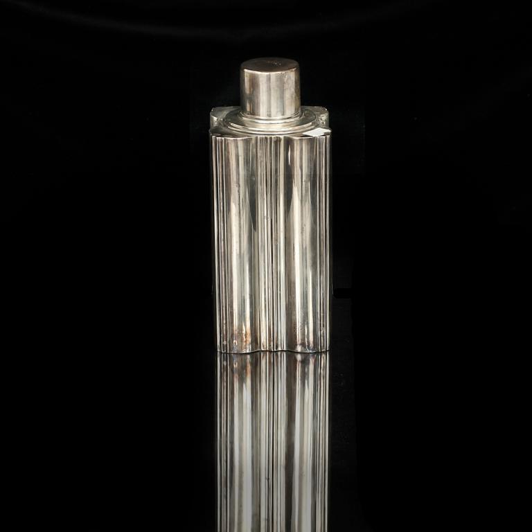 SHAKER, silver, C G Hallberg, Stockholm 1949. Vikt c:a 680 g.