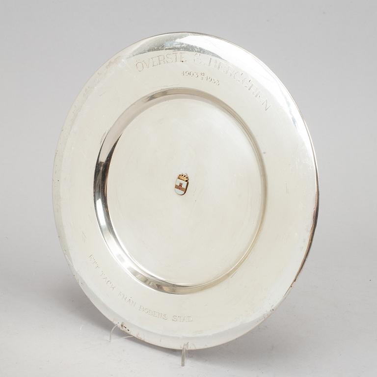 31 swedish silver dishes with engraving, including K Anderson, Stockholm 1927.