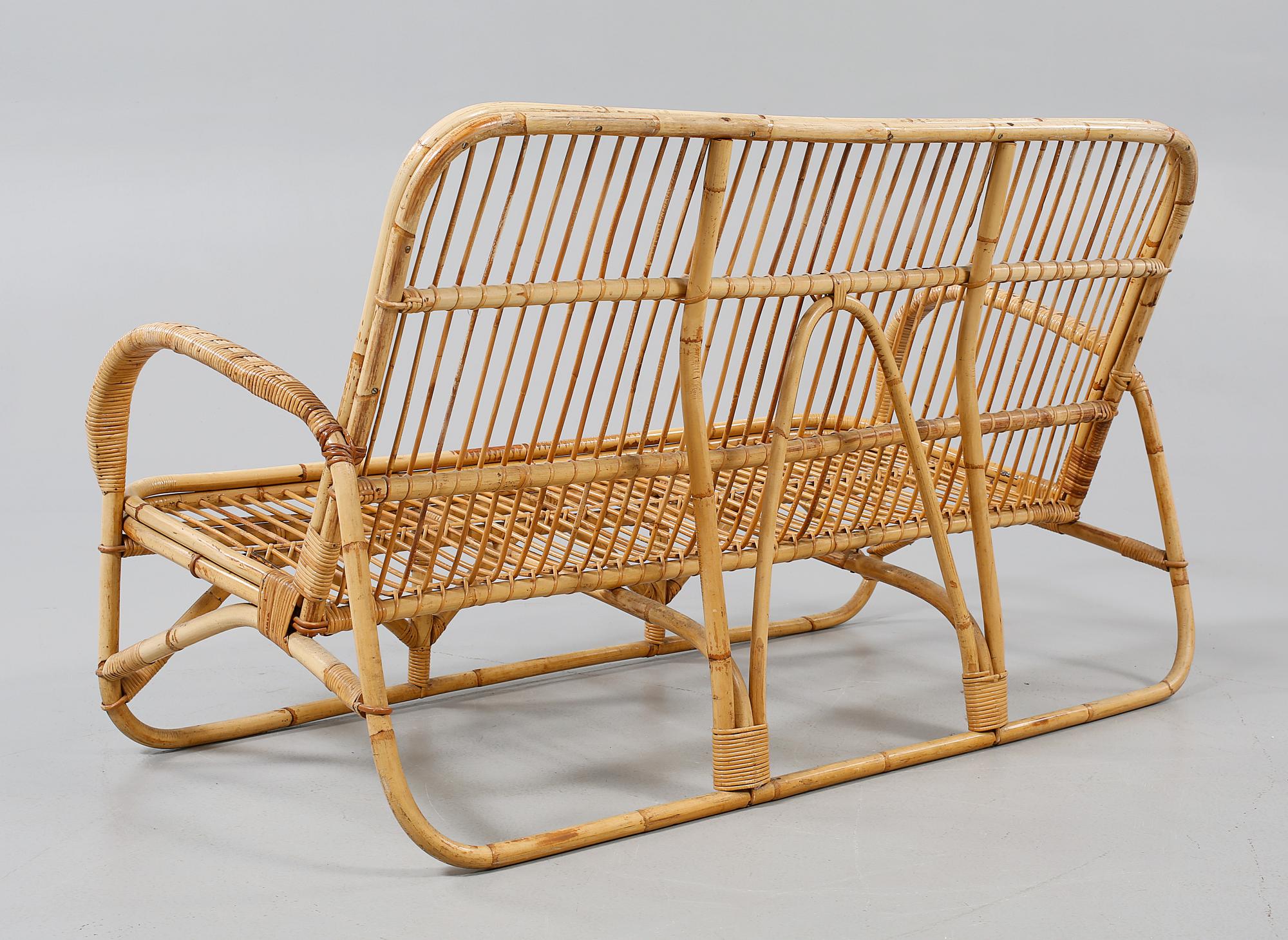 SOFFA samt FÅTÖLJER, ett par, 1900-talets fjärde kvartal.