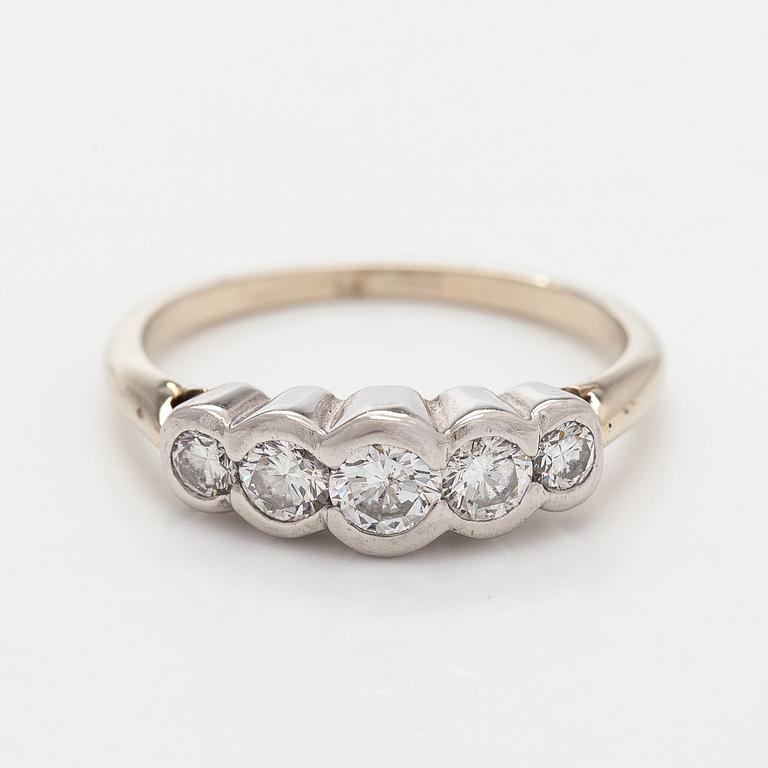 Ring, brilliant cut diamonds, 14K white gold.