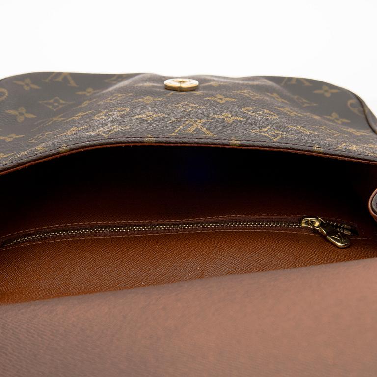 Louis Vuitton, a Monogram Canvas 'Saint-Cloud' bag.