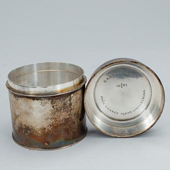 DOSA, silver, W.A. Bolin, Stockholm, 1950, vikt ca 204 gram.