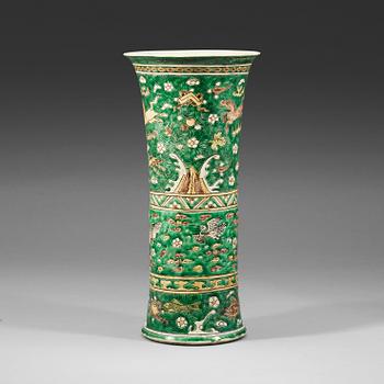 225. A famille verte vase, Qing dynasty, Kangxi (1662-1722).