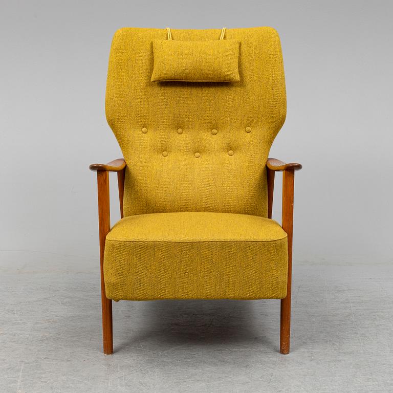 A 1950's easy chair.