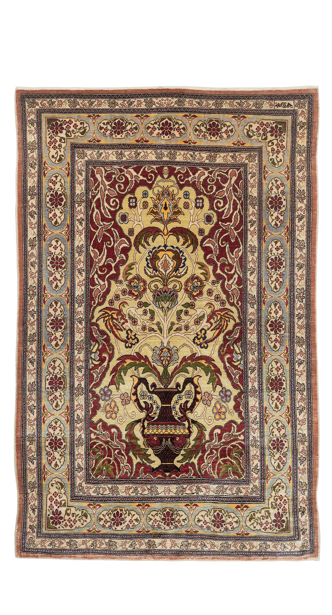 Matta, semiantik/old silke Hereke, Västra Anatolien, ca 103 x 66 cm.