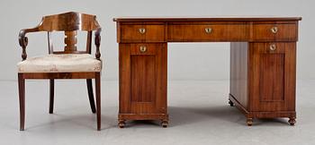 SKRIVBORD samt KARMSTOL, Karl-Johan-stil, 1900-tal.