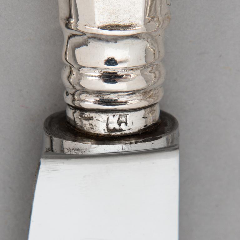 Bestick 12 st, silver, S:t Petersburg, mästarstämplar Morosov, Relander, Reijonen och Järveläinen. Ryssland 1845-1917.