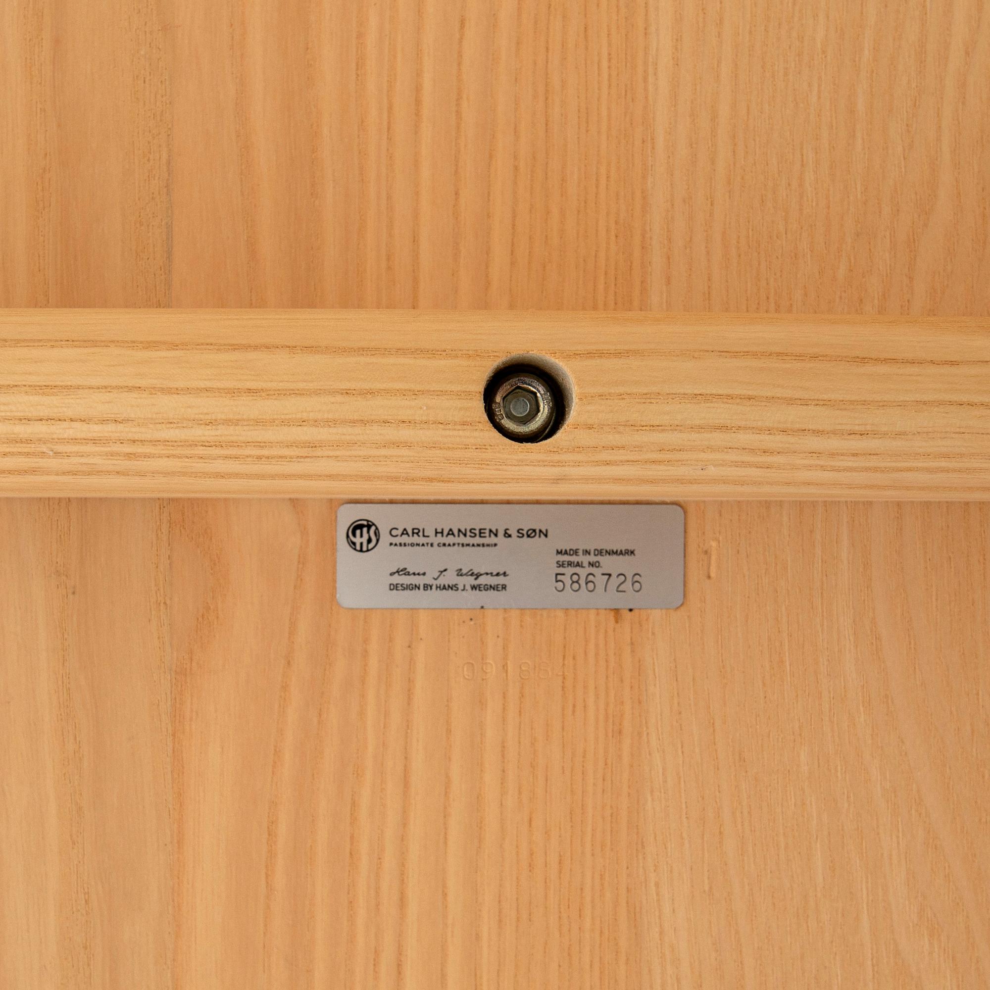 Hans J. Wegner, Matbord, "CH327", 2000-tal.