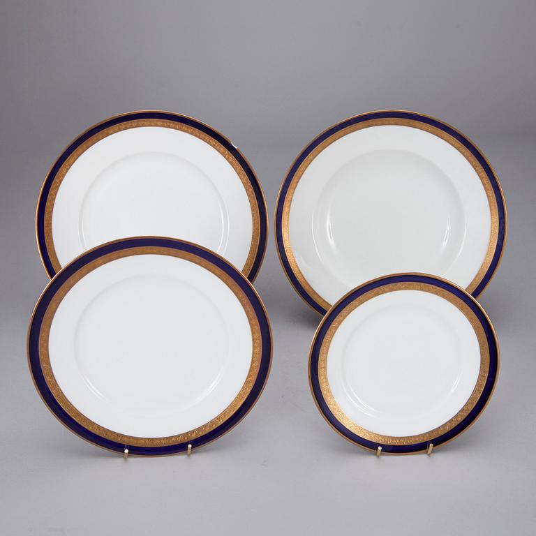 MATSERVIS och KAFFEKOPPAR, ca 46+6 delar, porslin, Ohme, Saksa och Arabia. 1920/30- och 1930/40-tal.