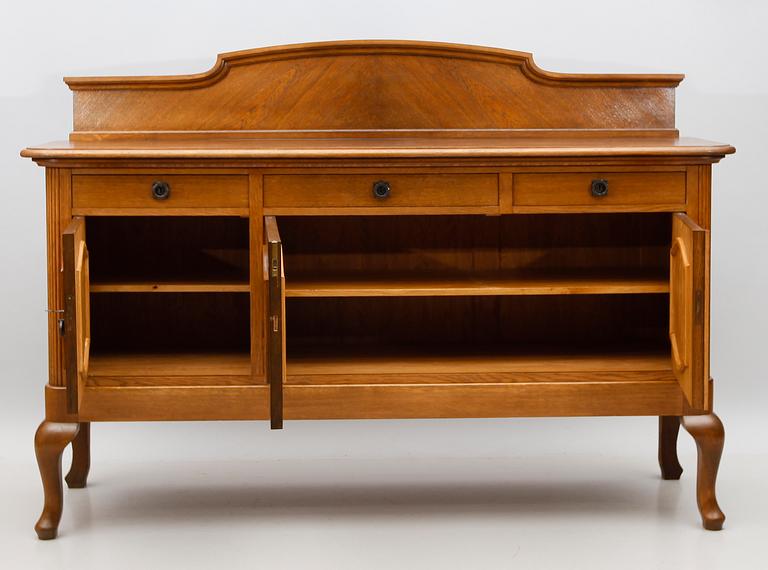 SIDEBOARD, 1900-talets första hälft.