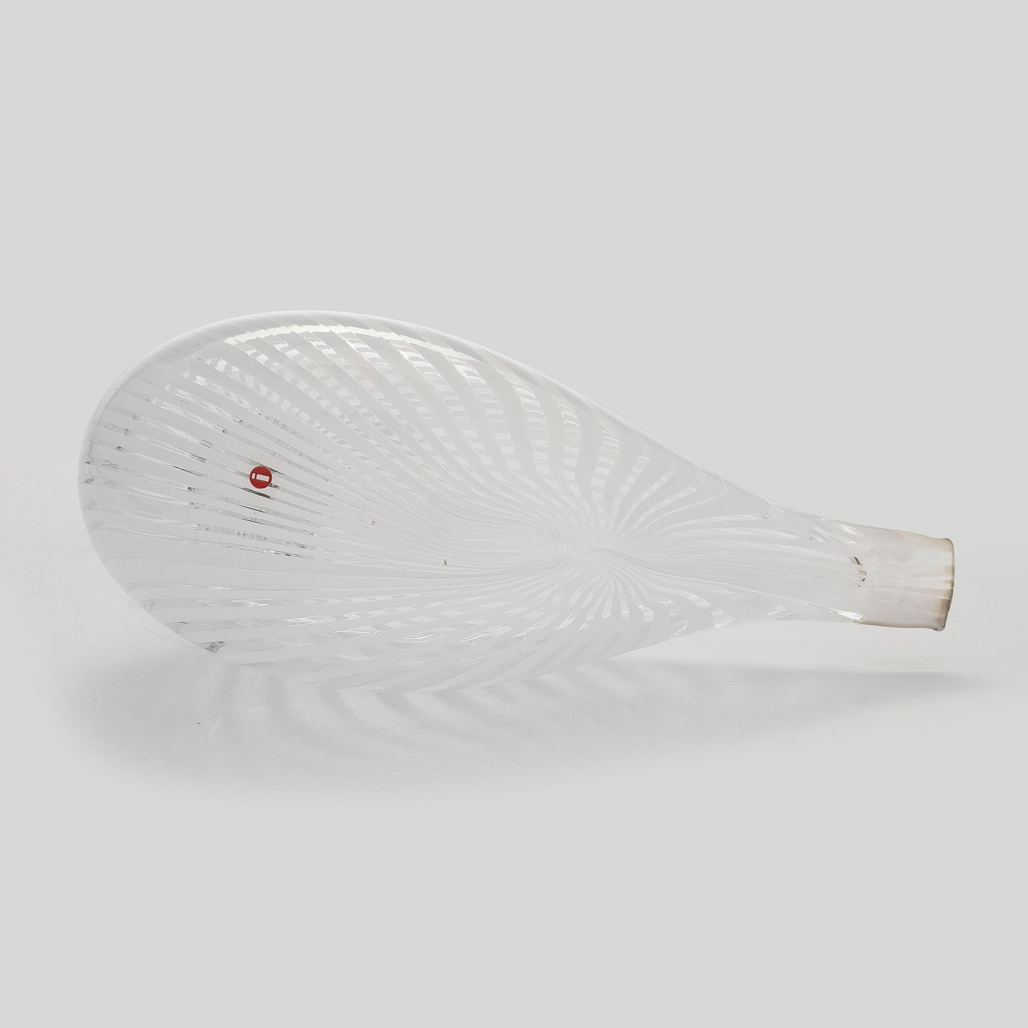 Oiva Toikka, a 'Scaup duck of Finland' glass bird, signed Suomen sotka Oiva Toikka Nuutajärvi 1992, numbered 126/1992.