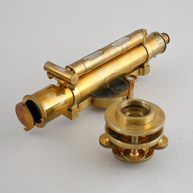 A brass surveyor's level, made by Stanley in London, first half of the 20th century.