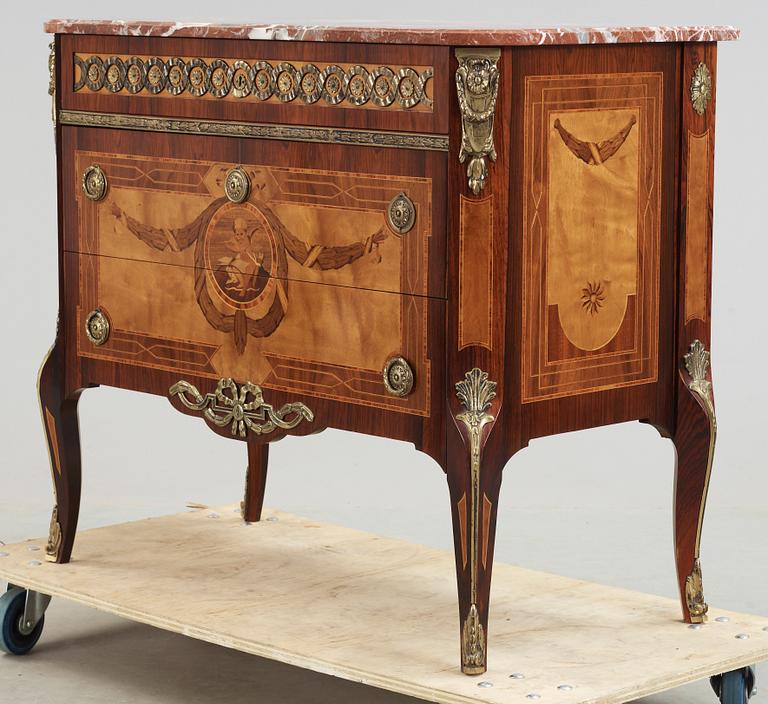 BYRÅ, gustaviansk stil, omkr 1900-talets mitt.