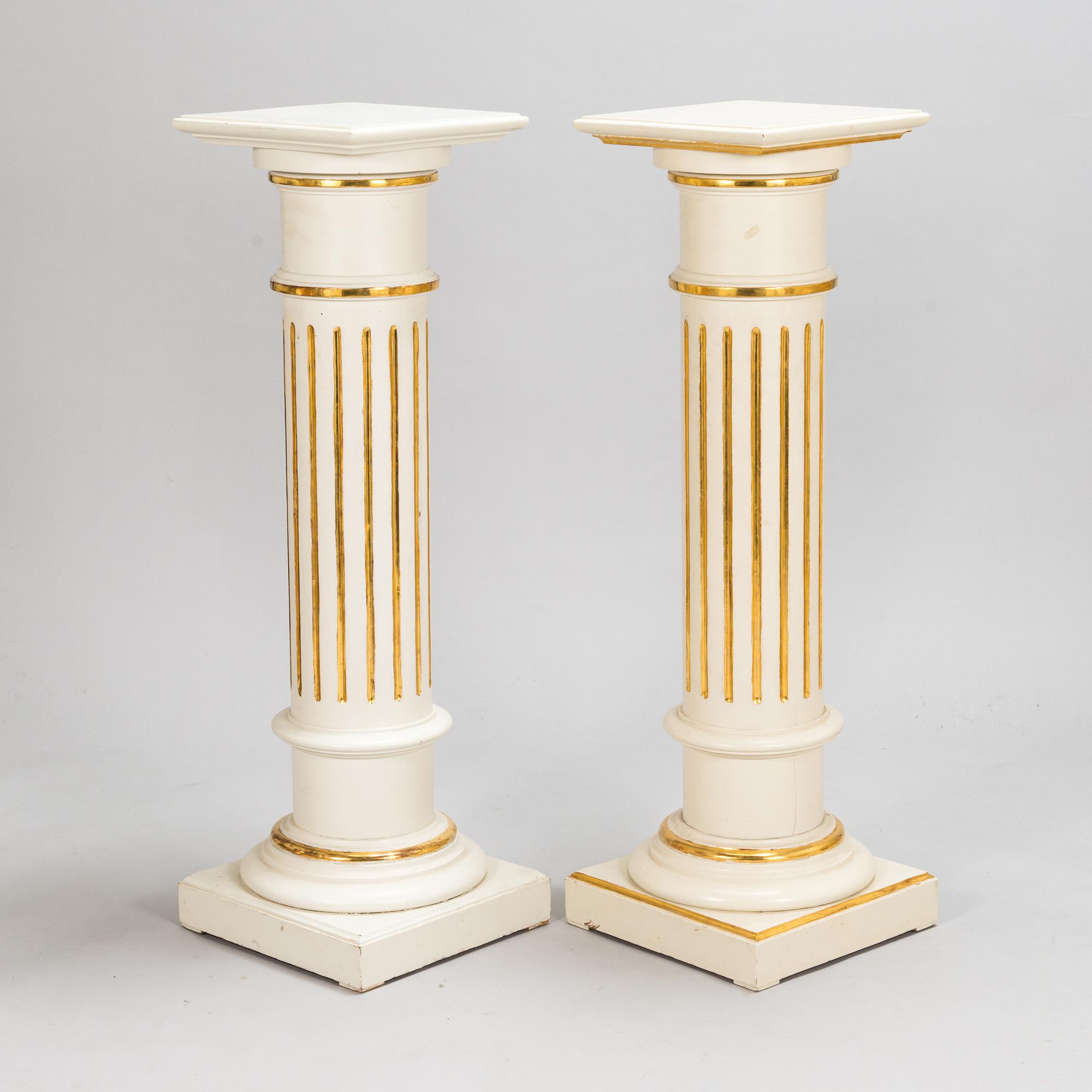 A pair of early 20th century colomn.