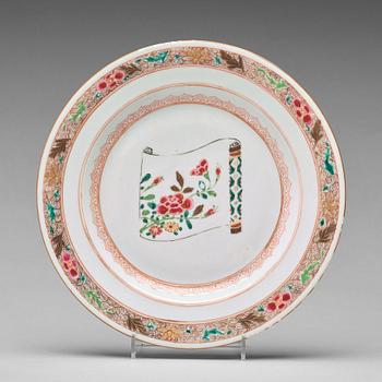 620. A set of 12 famille rose dinner plates, Qing dynasty, Qianlong (1736-95).