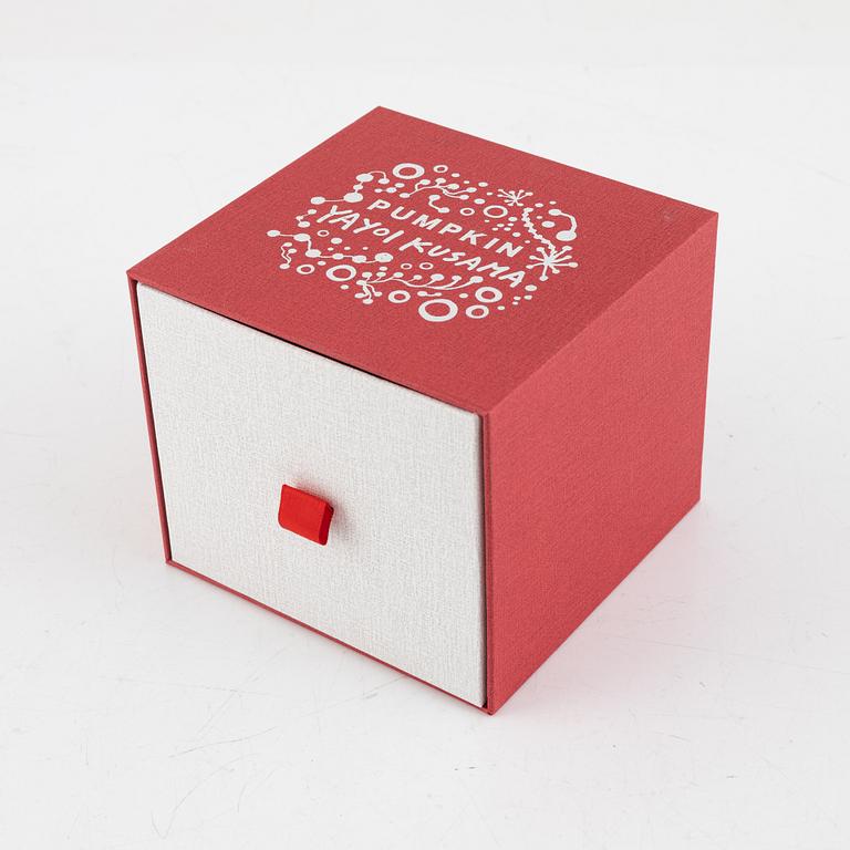 Yayoi Kusama, efter, "Pumpkin", Benesse Holdings Inc., Japan.