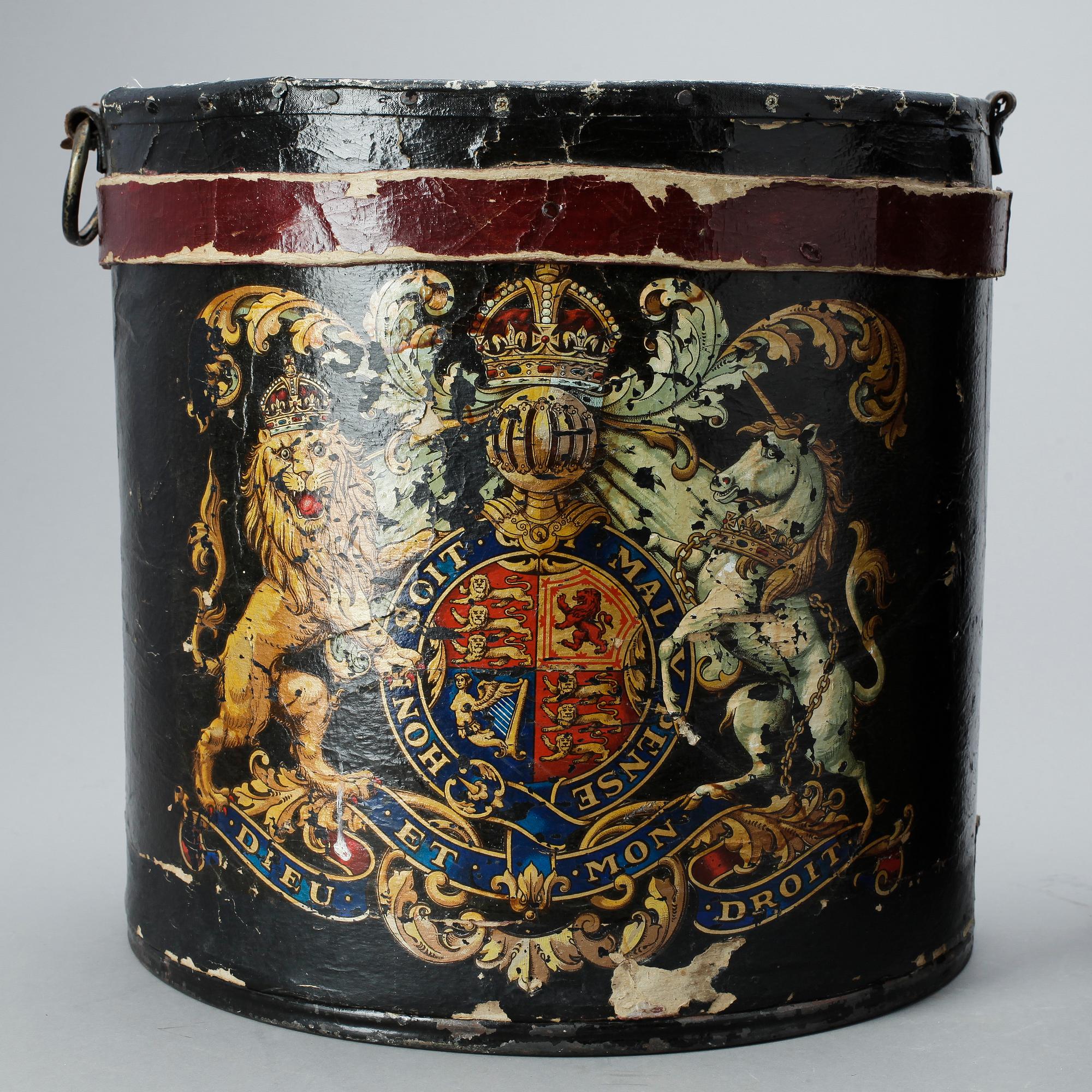 PAPPERKORGAR, 2 st, 1900-tal.