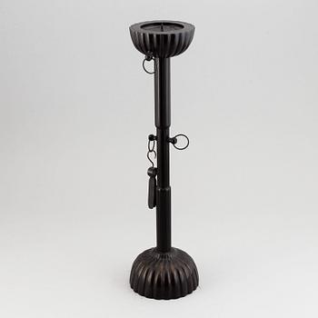 Ljushållare, brons. Japan, 1900-tal.