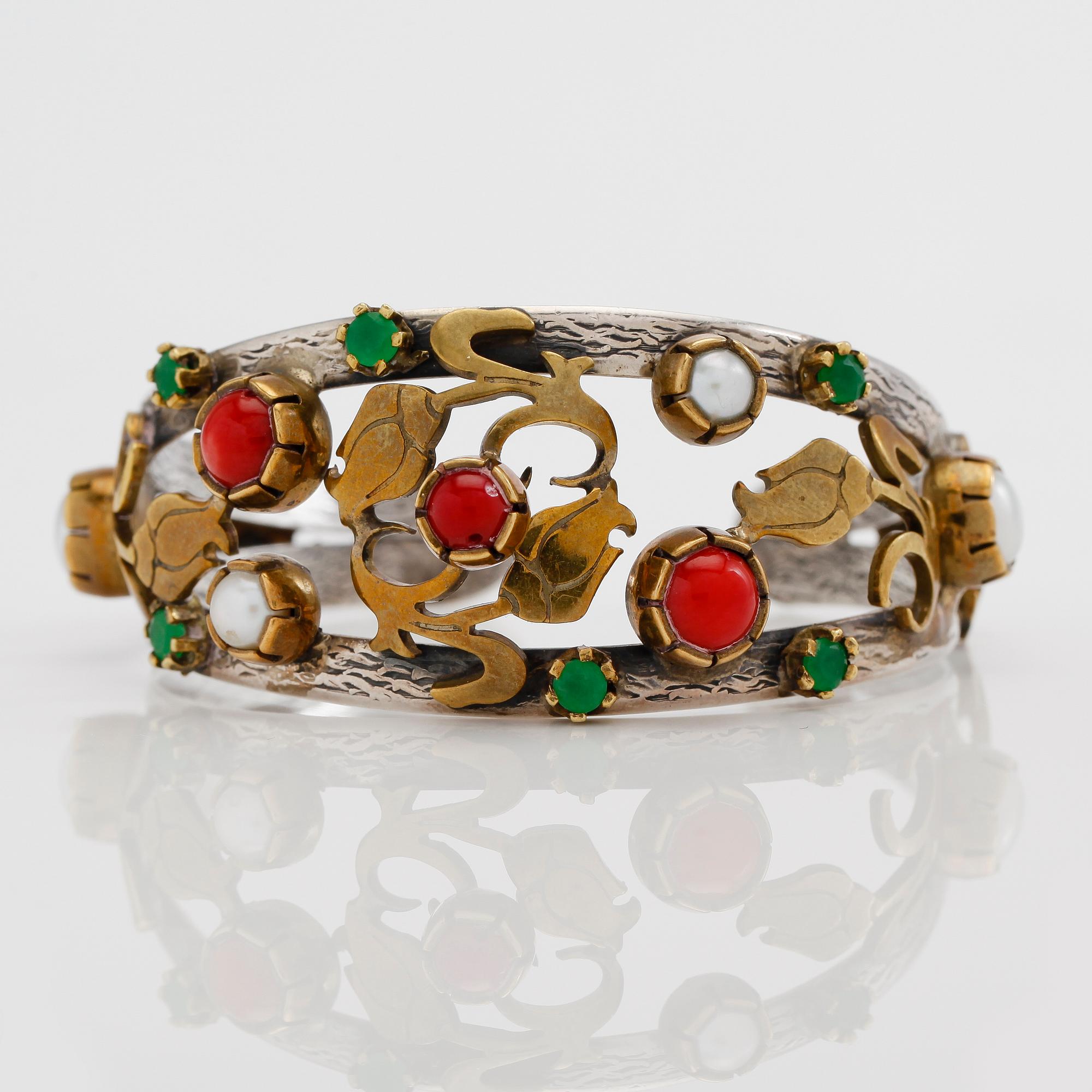 ARMBAND, sterlingsilver, pärlor samt olikfärgade stenar.