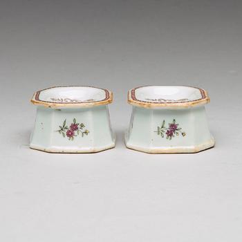 A pair of famille rose salts, Qing dynasty, Qianlong (1736-95).