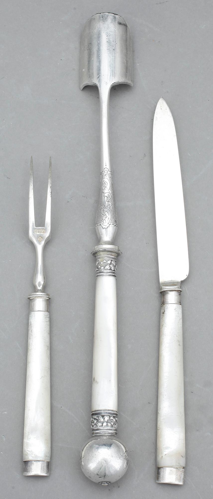 FRUKTBESTICK, 14 delar, silver och pärlemor, Sheffield 1900.
