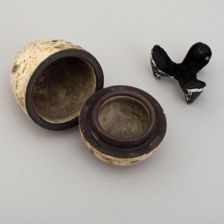 HANS HEDBERG, a cermic egg from Biot, France, signed.