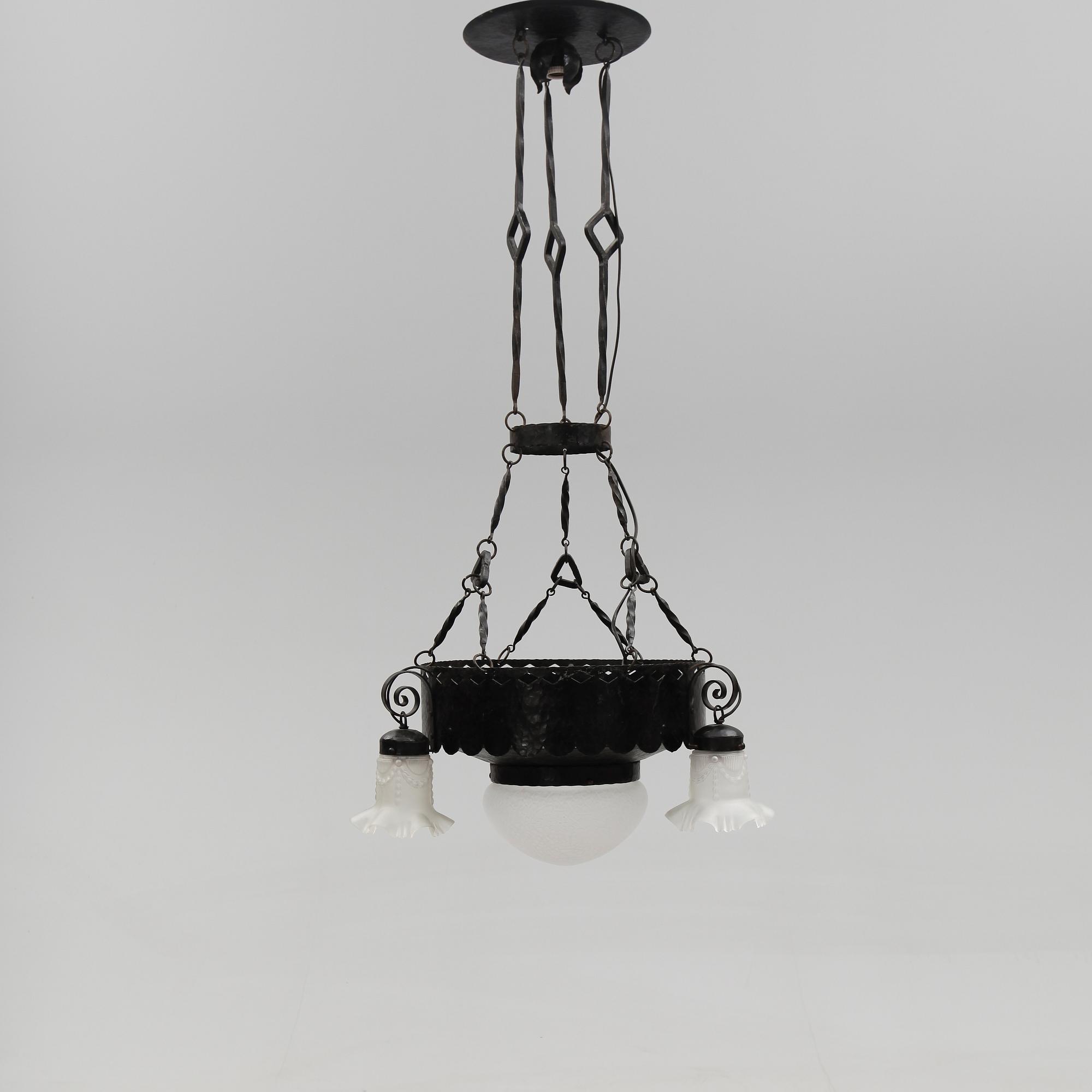 TAKLAMPA, smide, jugend, omkring år 1900. Höjd ca 105 cm.