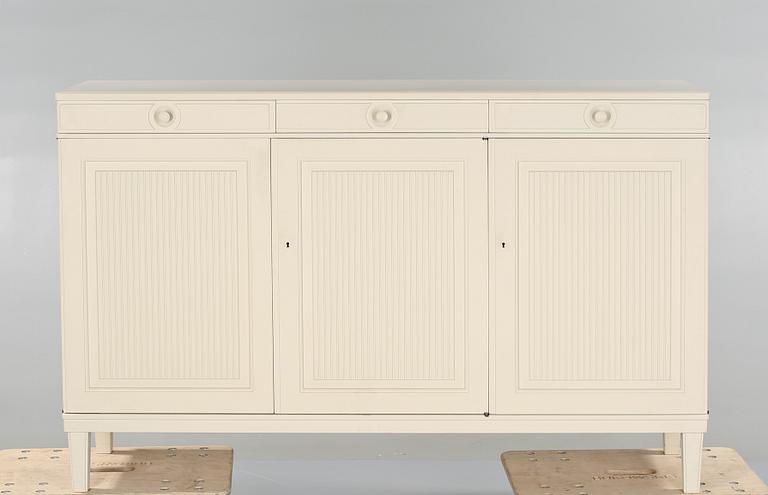 SIDEBOARD, "Herrgården", Carl Malmsten, Bodafors, 1962.