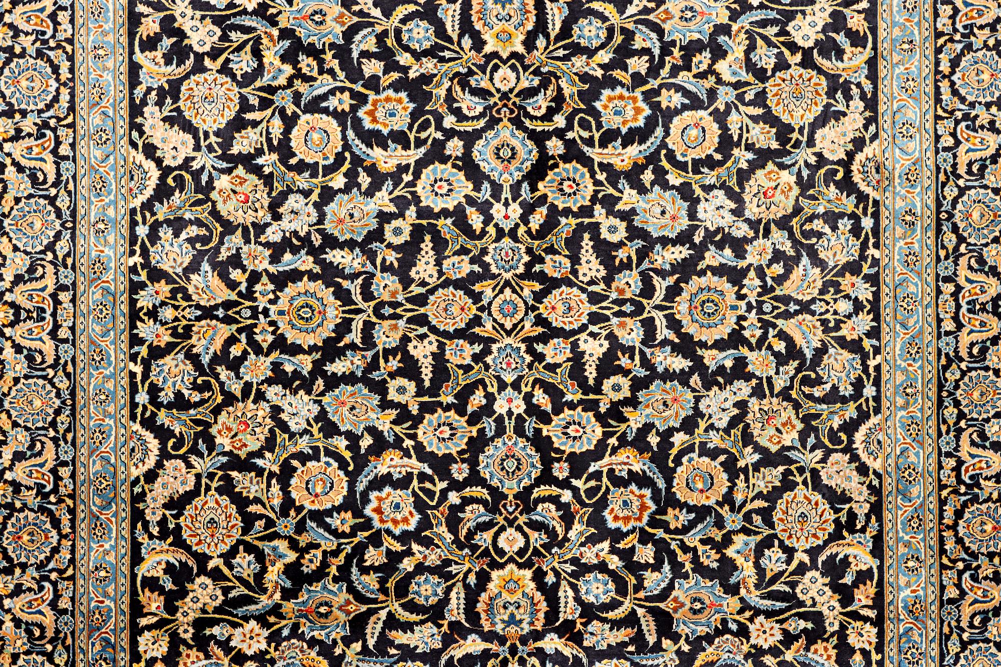 Matta, Keshan, ca 410 x 303 cm.