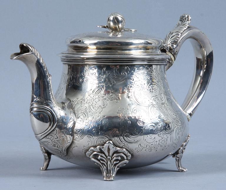 KAFFEKANNA, silver, England, otydl stämplar. 828 gram.