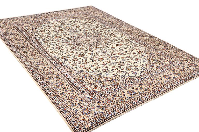 Matta, Keshan, ca. 405 x 295 cm.