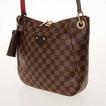 LOUIS VUITTON Damier Ebene South Bank Besace Bag.