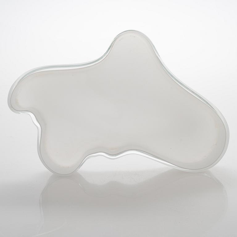 Alvar Aalto a '3028' dish signed Alvar aalto 417/1989.