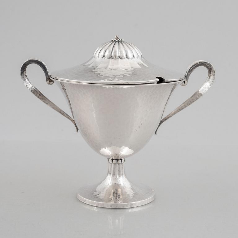 A silver sugar bowl with lid, Swedish import mark Sam Pettersson, Linköping 1923.