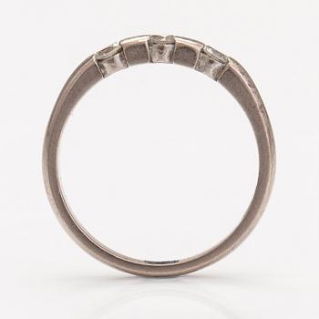 Ring, 18K vitguld, diamanter ca. 0.28 ct tot.