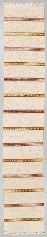 A swedish runner, second half of the 20th century, ca 392 x 70 cm.