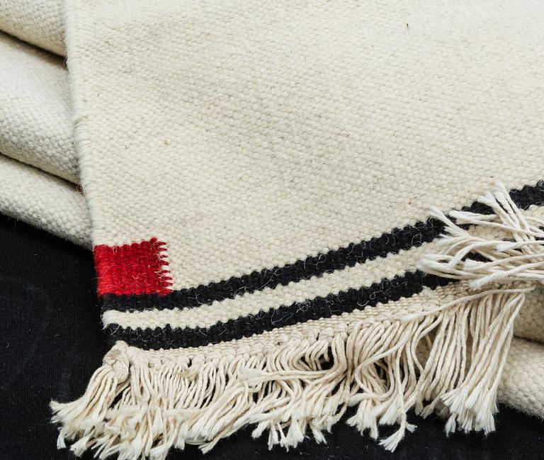 MATTA, slätvävd, "Vertigo" Vibeke Klint, Linie Design. Danmark. Ca 195 x 140 cm.