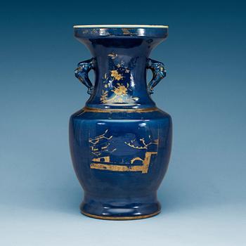 A powder blue vase, Qing dynasty, 19th Century.