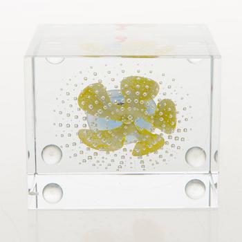 OIVA TOIKKA, An annual glass cube, signed Oiva Toikka Nuutajärvi.