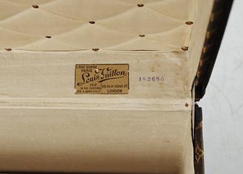 LOUIS VUITTON, koffert, 1900-talets början.