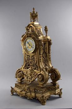 BORDSPENDYL, Louis XVI-stil. 1800-talets slut, Paris.