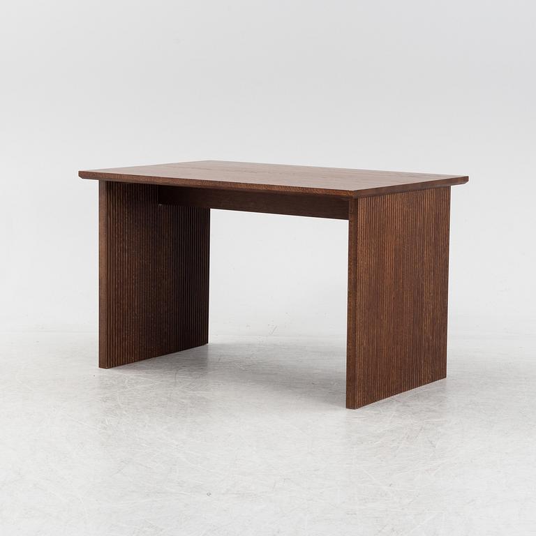 An oak table/desk, 21st Century.